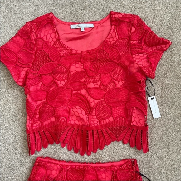 NWT Lovers + Friends Daycation Lace crop Top and Skirt Set Size Small Red - Picture 5 of 9